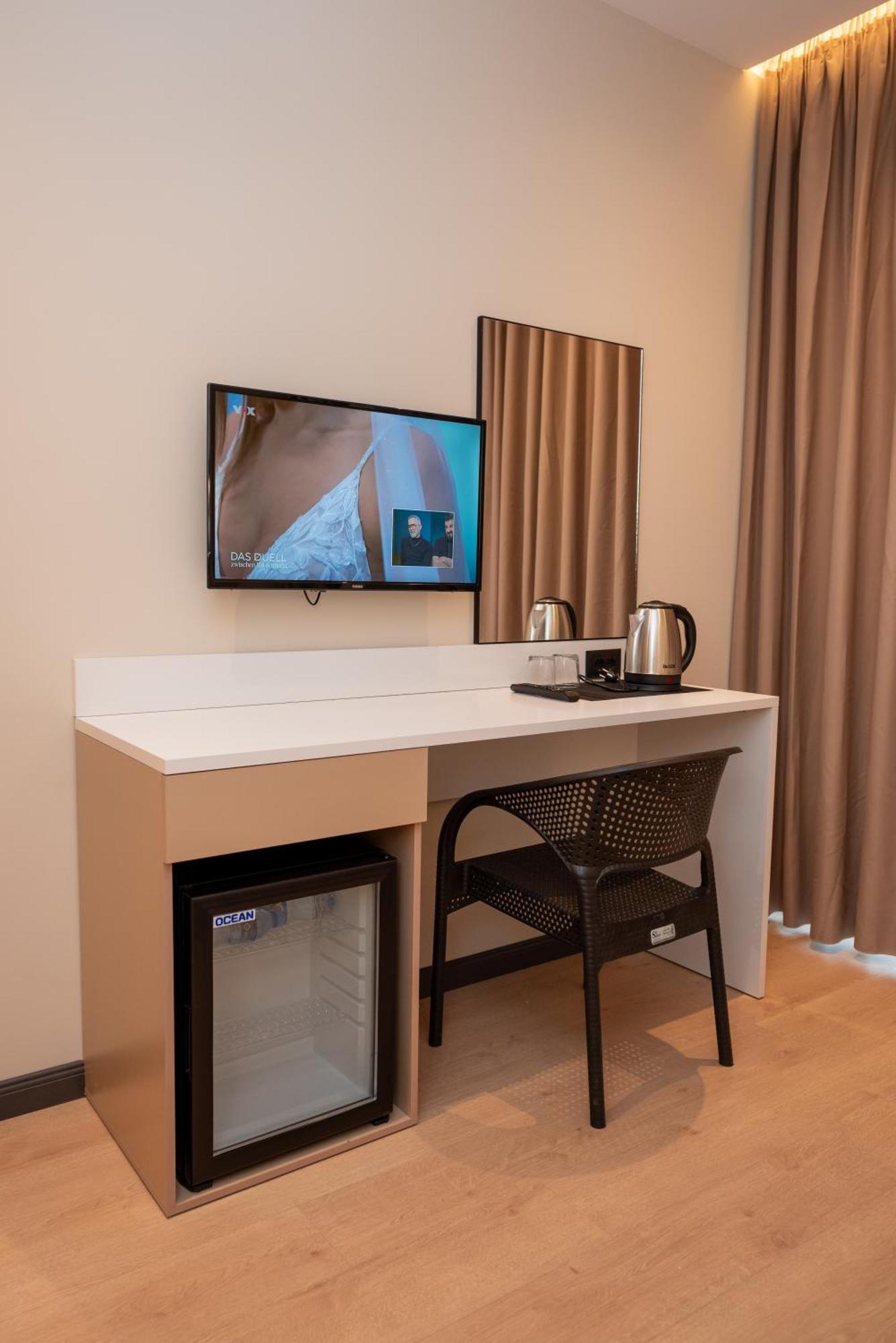 Calma Boutique Hotel Вльора Екстер'єр фото