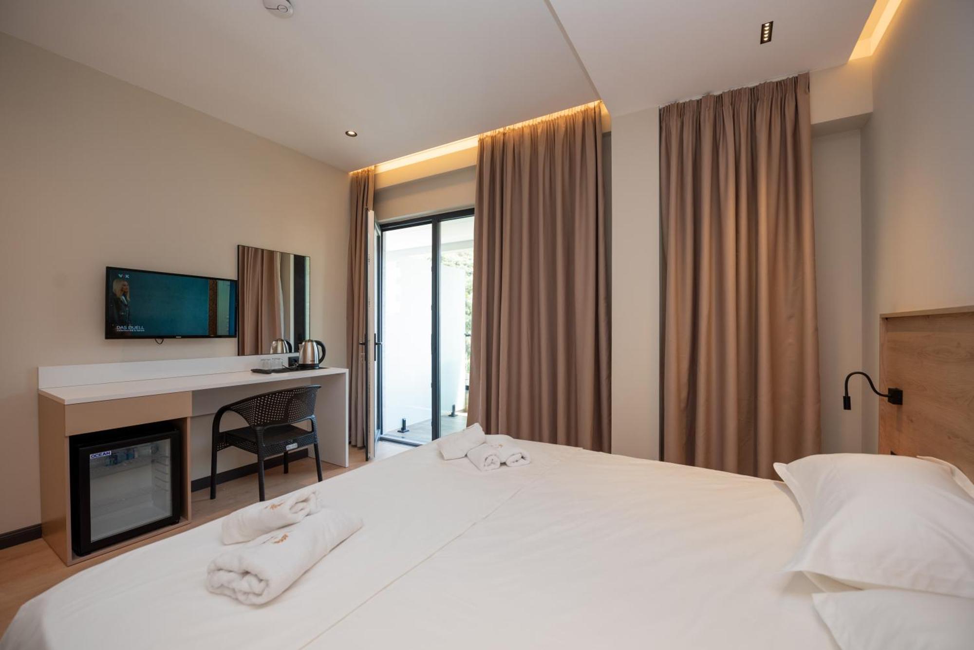 Calma Boutique Hotel Вльора Екстер'єр фото