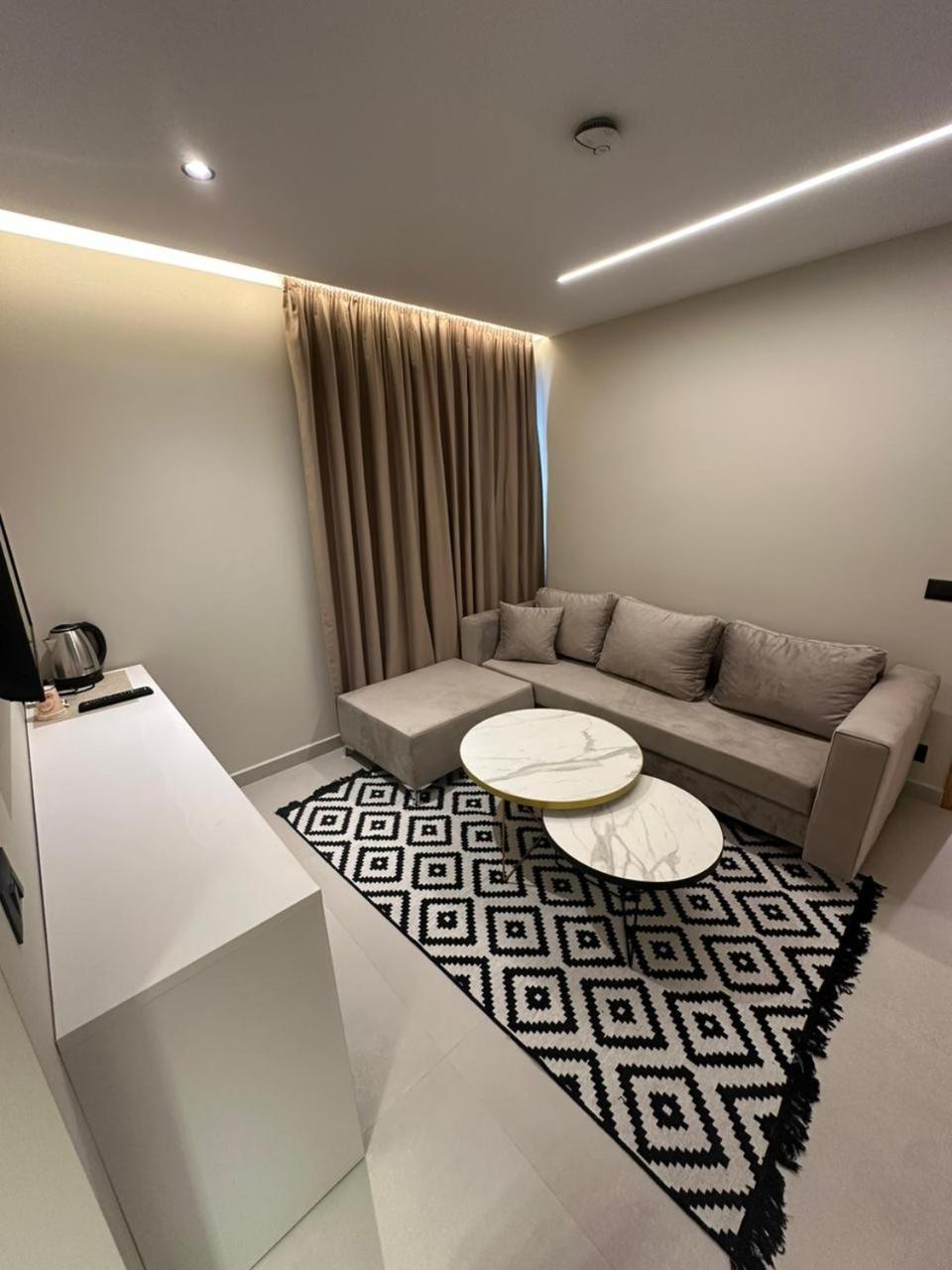 Calma Boutique Hotel Вльора Екстер'єр фото